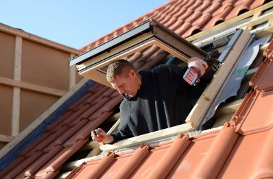 Pose de fenêtres de toit Velux à Naussannes
